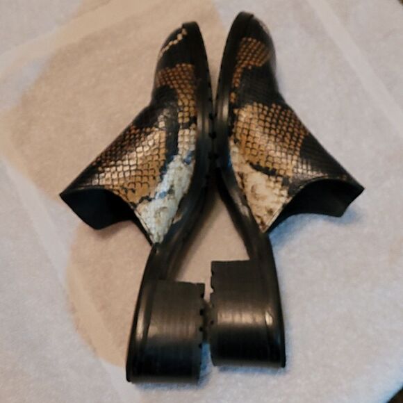 Crown Vintage Shoes Faux Leather Animal Print Embossed Mules Slip SZ 9 M - Picture 4 of 5